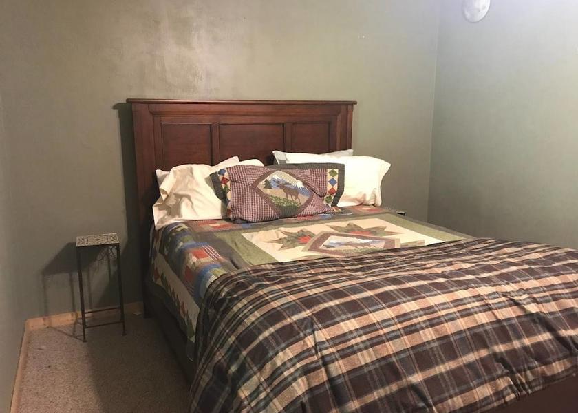 North Carolina Hendersonville Room