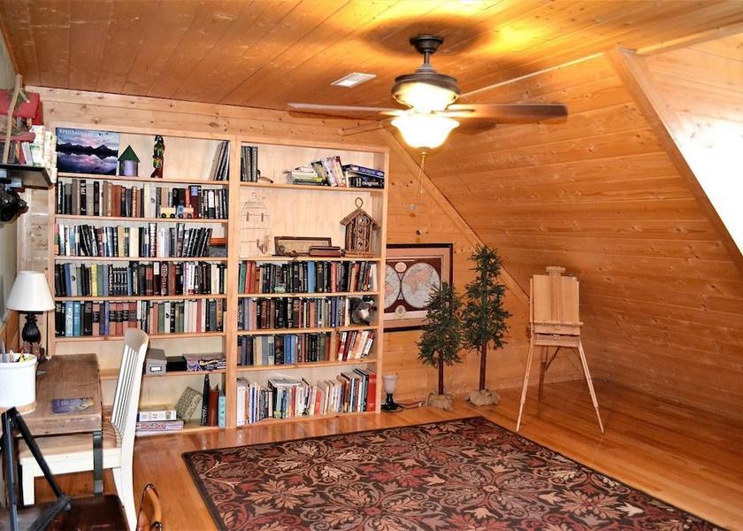 North Carolina Hendersonville Room