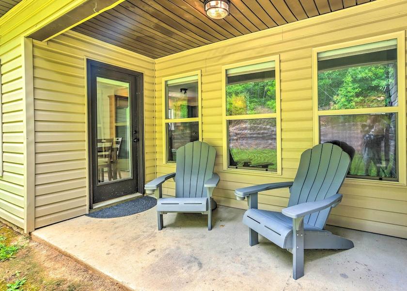 Alabama Calera Interior Entrance