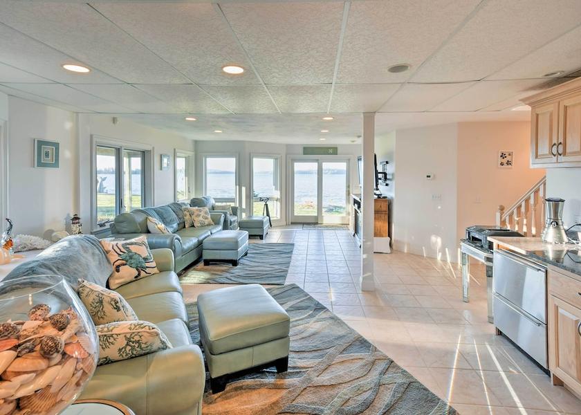 Missouri Sullivan Interior Entrance