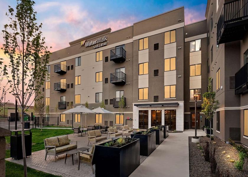 Idaho Meridian Courtyard