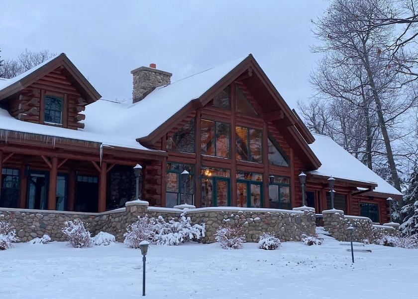 Wisconsin Hayward Exterior Detail