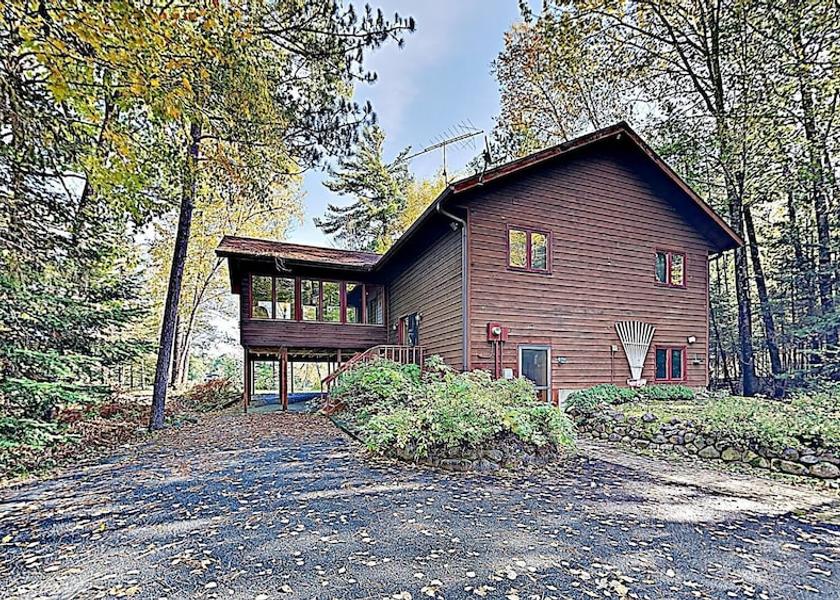 Wisconsin Hayward Exterior Detail