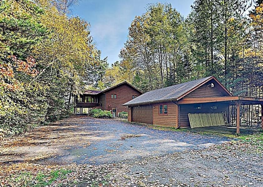 Wisconsin Hayward Exterior Detail