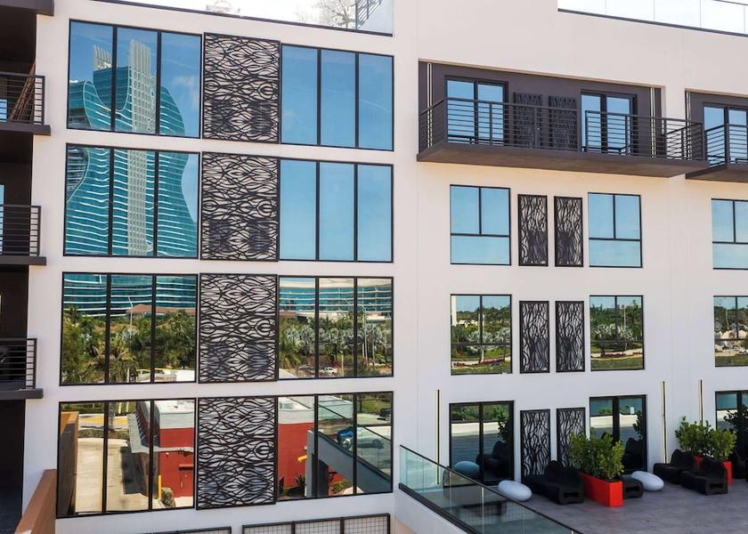 Florida Hollywood Exterior
