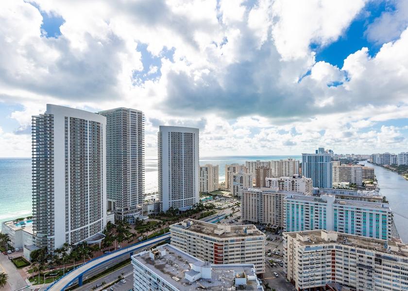 Florida Hollywood Beach/Ocean View