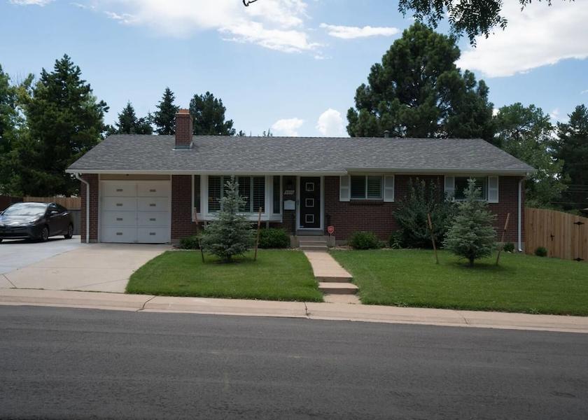 Colorado Englewood Exterior Detail