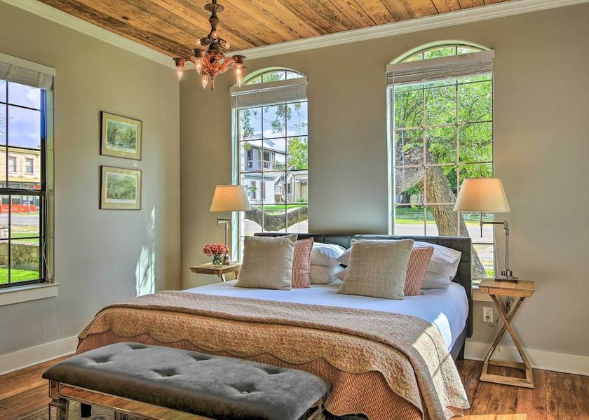 Texas Comfort Interior Entrance
