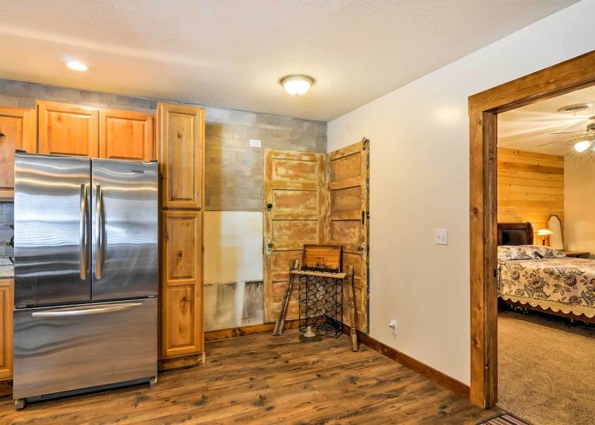 Utah Salina Interior Entrance