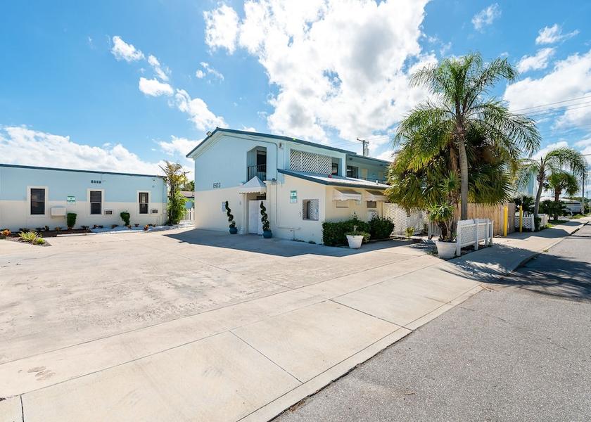 Florida Lake Worth Exterior Detail