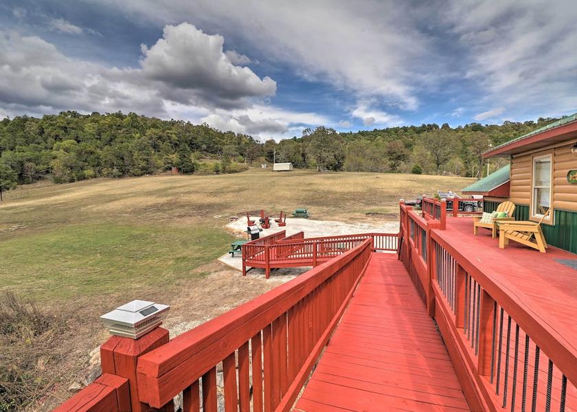 Arkansas Mountain View Interior Entrance