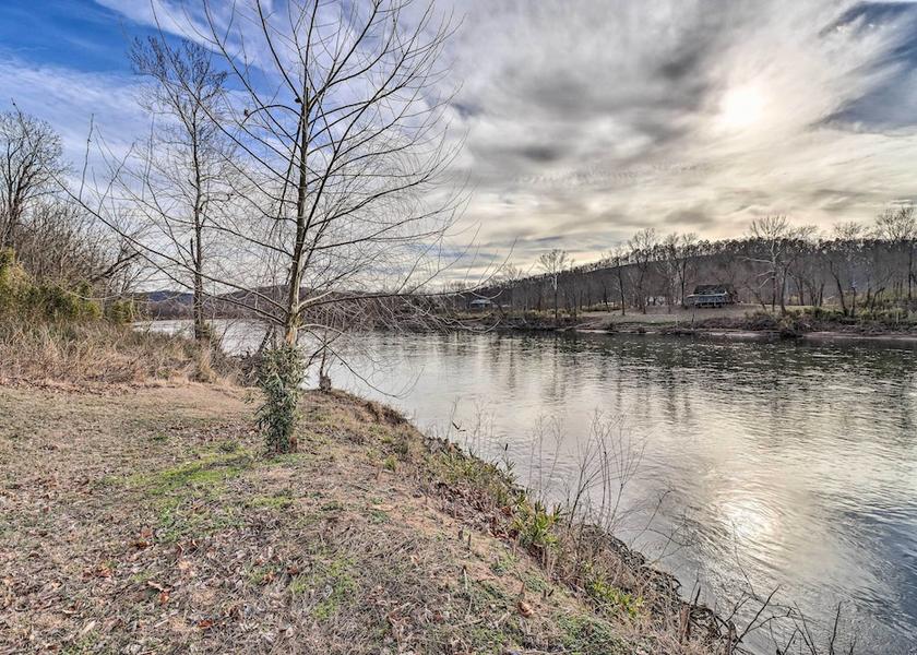 Arkansas Mountain View Interior Entrance