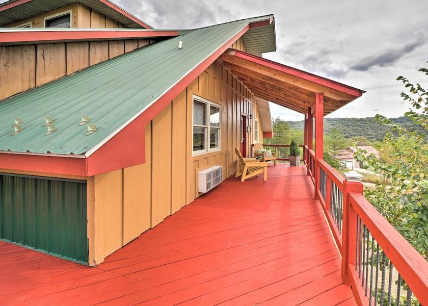 Arkansas Mountain View Interior Entrance