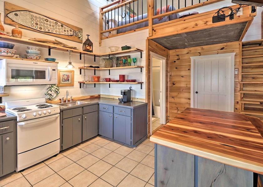 Arkansas Mountain View Interior Entrance