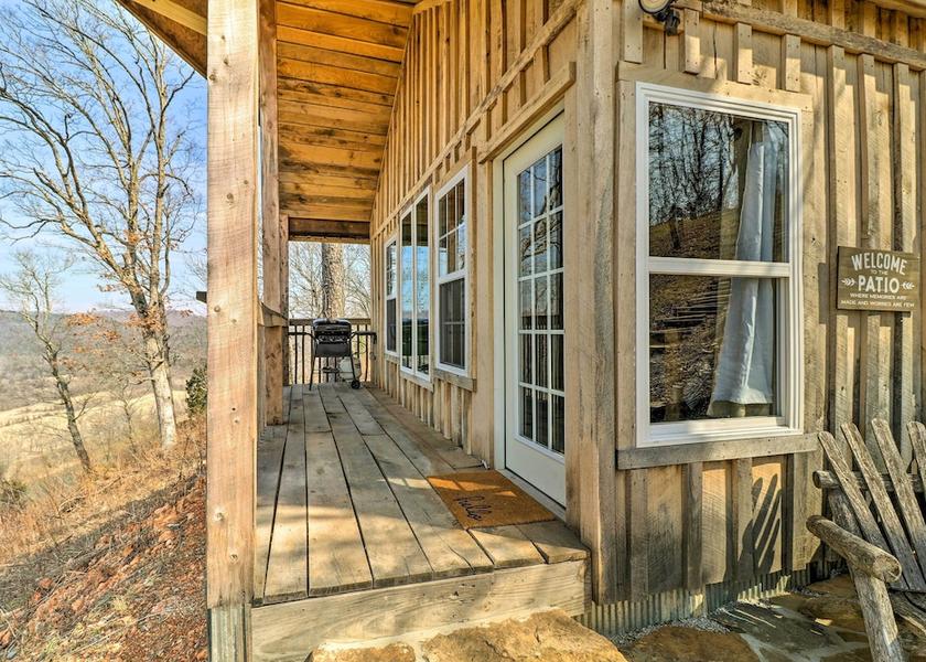 Arkansas Mountain View Interior Entrance