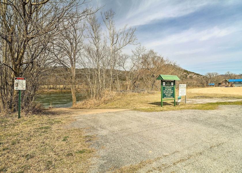 Arkansas Mountain View Interior Entrance