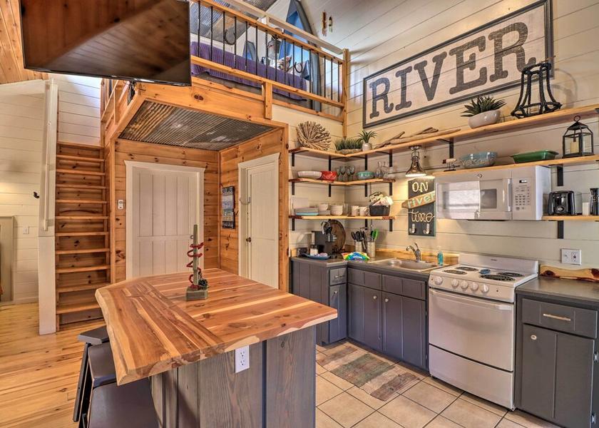 Arkansas Mountain View Interior Entrance