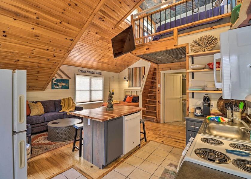 Arkansas Mountain View Interior Entrance