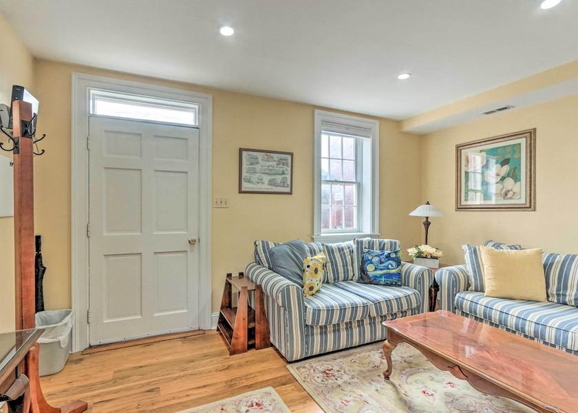Virginia Leesburg Interior Entrance