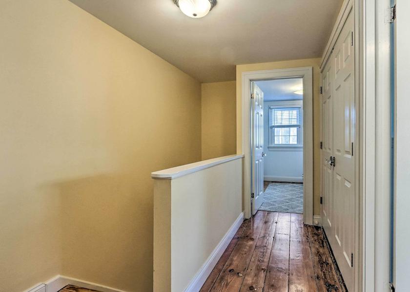 Virginia Leesburg Interior Entrance