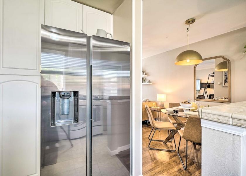 California Burbank Interior Entrance