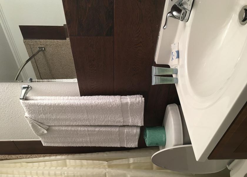 Texas Weatherford Bathroom