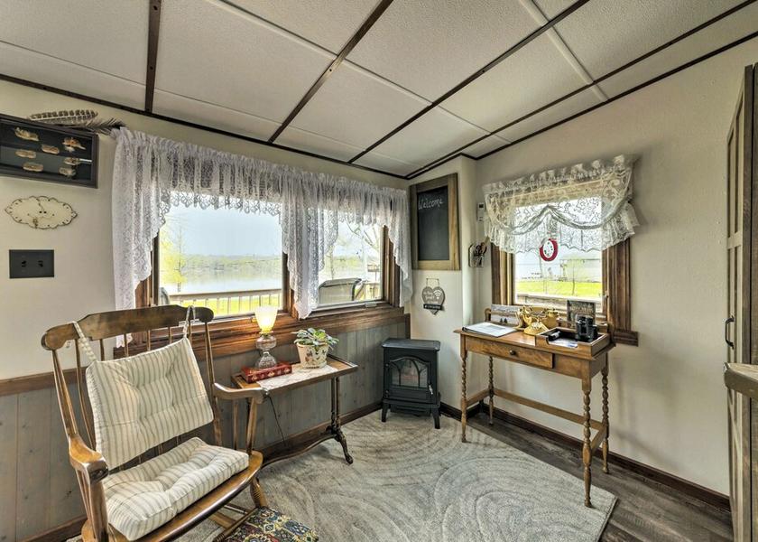 Illinois St. Charles Interior Entrance