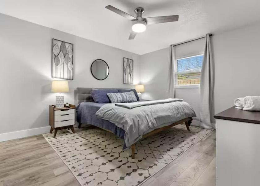 Florida Largo Room