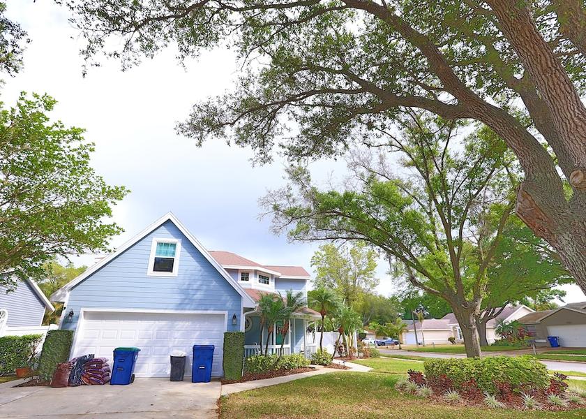 Florida Largo Facade