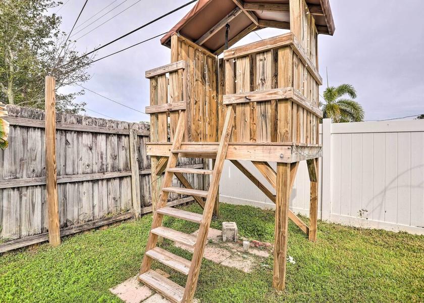 Florida Largo Interior Entrance