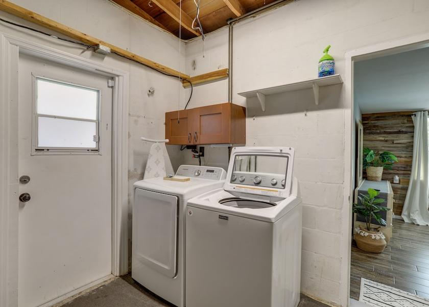 Florida Largo Interior Entrance