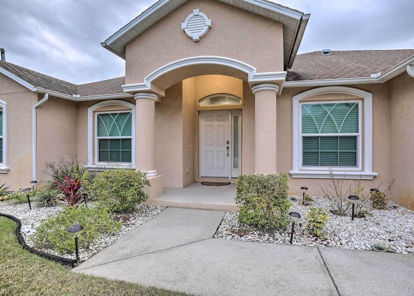Florida Largo Interior Entrance