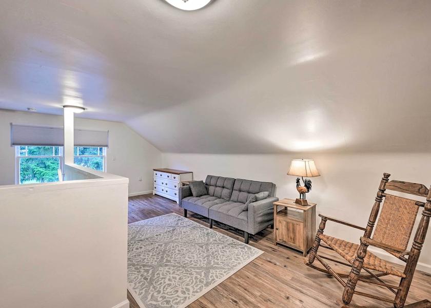 Oregon Redmond Interior Entrance