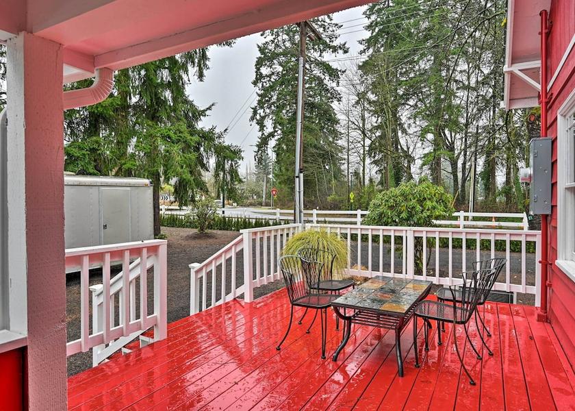 Oregon Redmond Interior Entrance