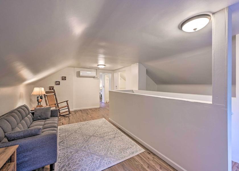 Oregon Redmond Interior Entrance