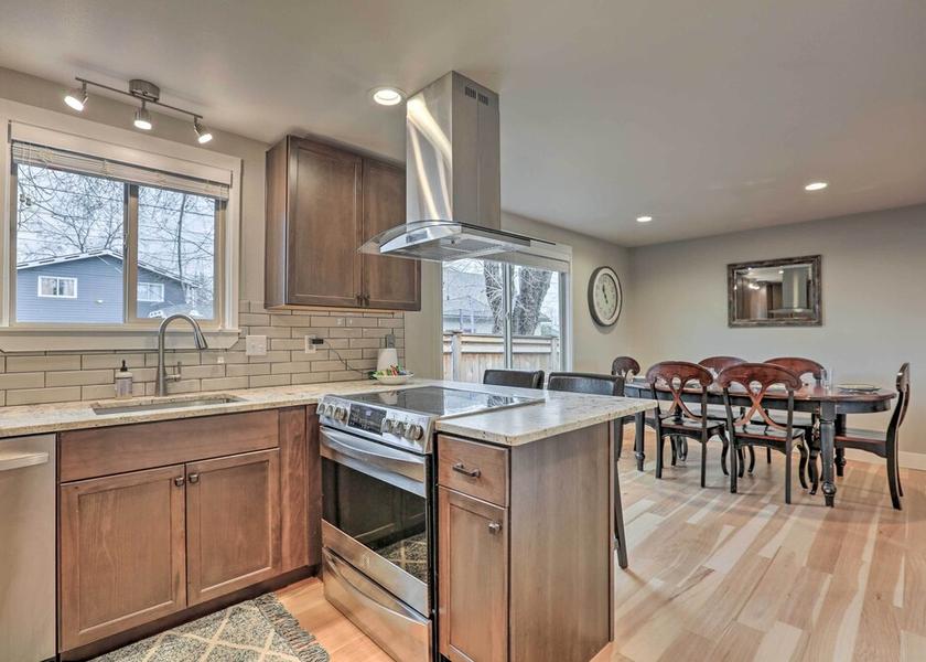 Oregon Redmond Interior Entrance