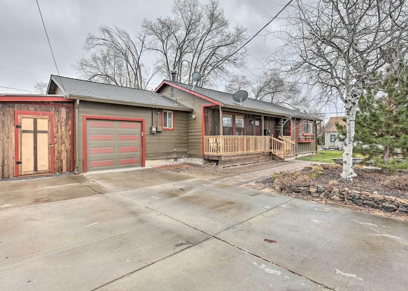 Oregon Redmond Interior Entrance