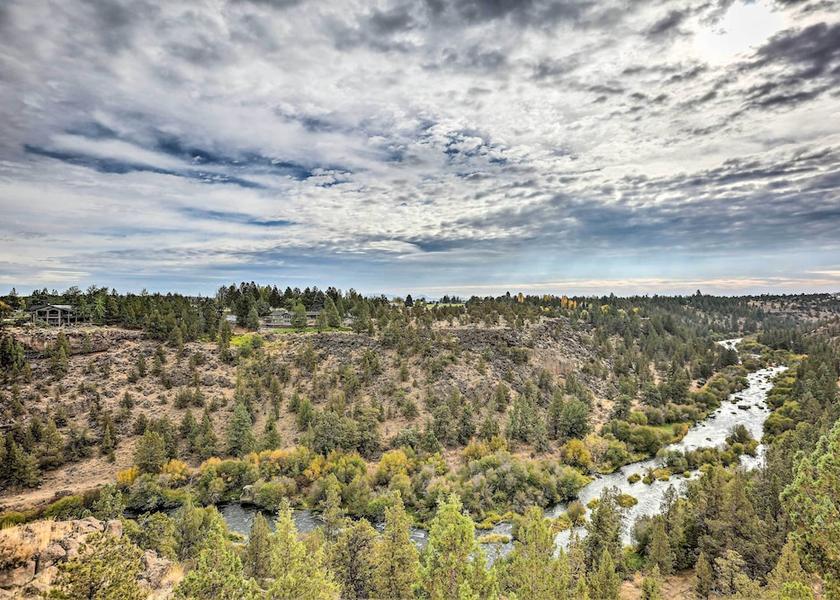 Oregon Redmond Interior Entrance