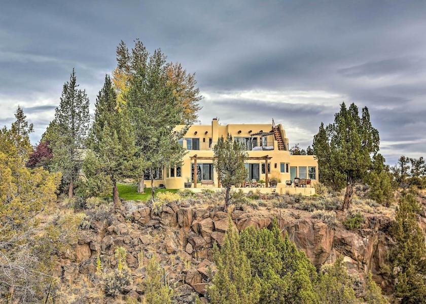 Oregon Redmond Interior Entrance