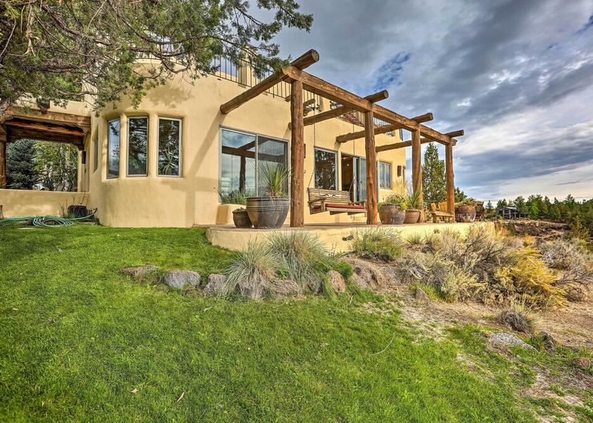 Oregon Redmond Interior Entrance