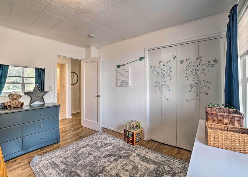 Oregon Redmond Interior Entrance