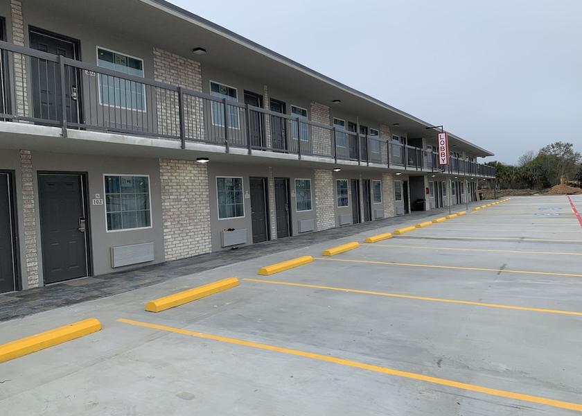 Louisiana Sulphur Exterior Detail