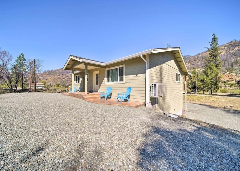 Oregon Junction City Interior Entrance