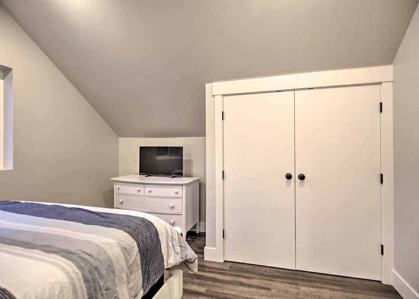 Oregon McMinnville Interior Entrance
