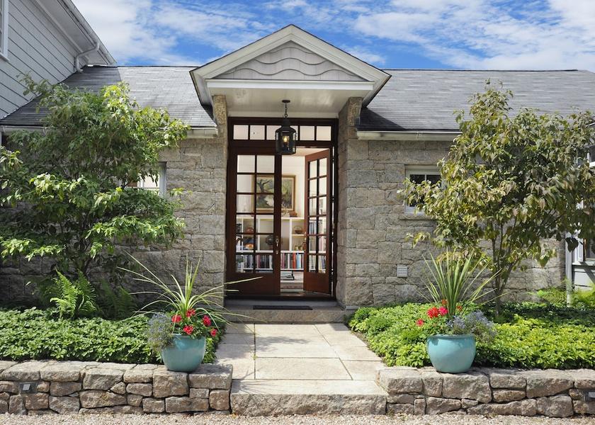 Connecticut Branford Entrance