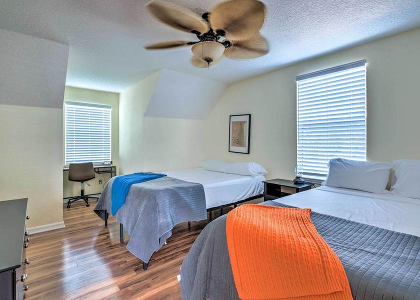 Florida Hawthorne Interior Entrance