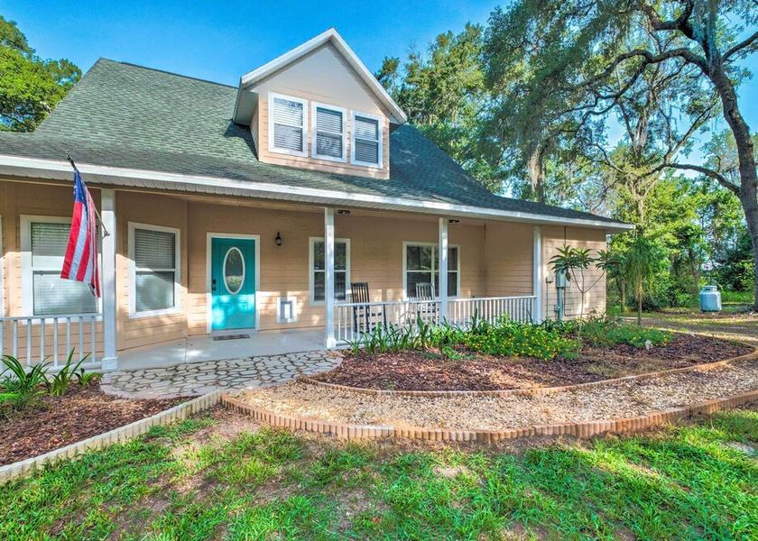 Florida Hawthorne Interior Entrance