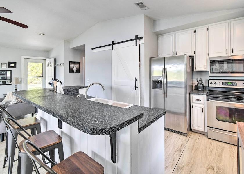 Florida Hawthorne Interior Entrance