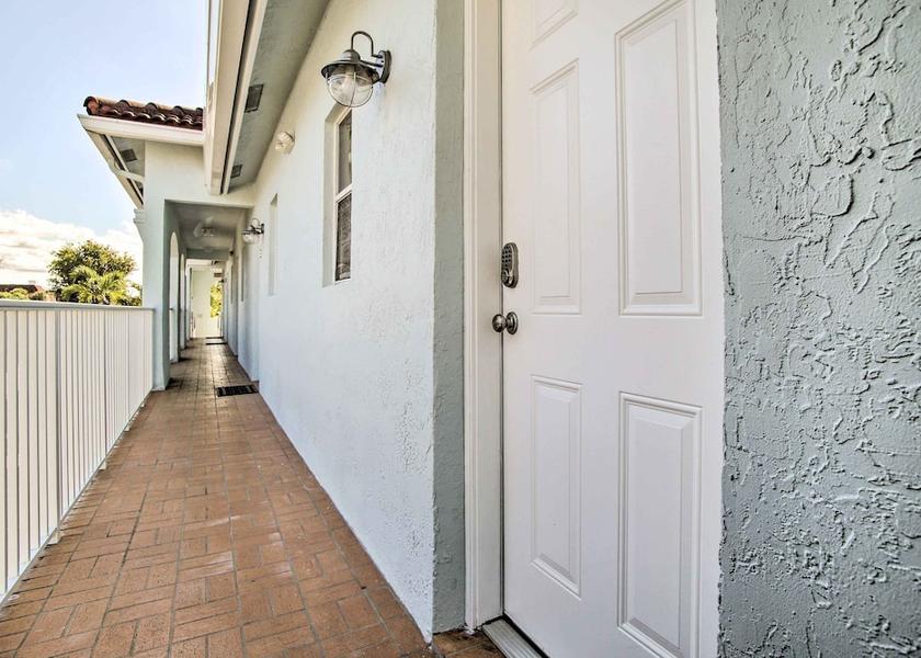 Florida Lauderdale-by-the-Sea Interior Entrance