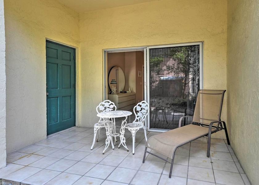 Florida Lauderdale-by-the-Sea Interior Entrance